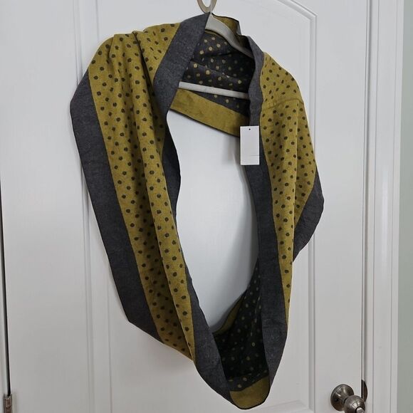 Chelsey by Joseph Women's Infinity Scarf 100 Percent Silk Grey & Kiwi Reversible - Picture 1 of 7